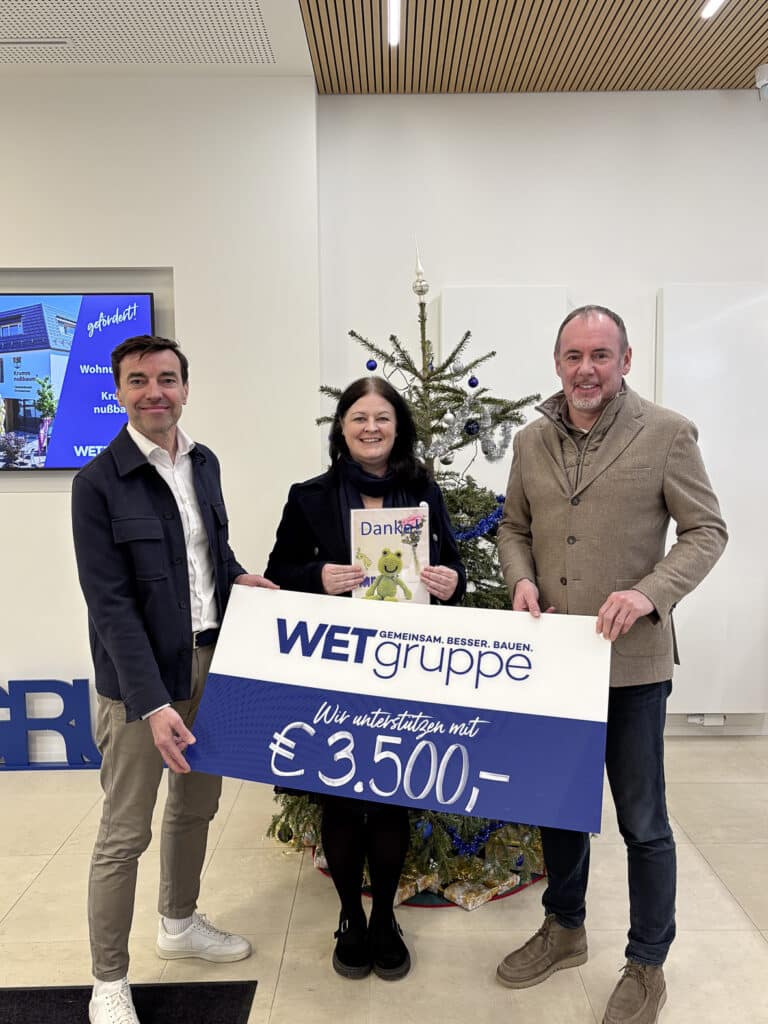 Übergabe der Spende von Christian Rädler und Michael Kloibmüller an Frau Daniela Lederer-Gartler, Fundraising MOKI NÖ,